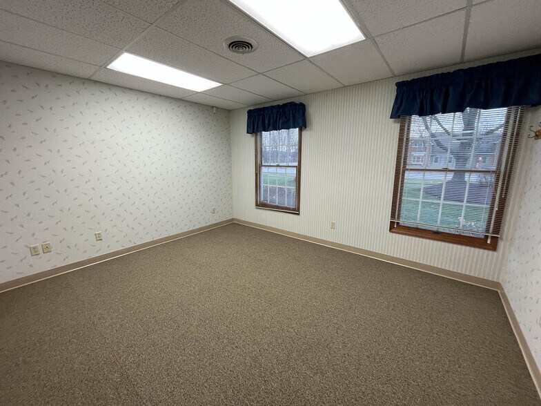 More Photos Of 33399 Walker Rd, Avon Lake Office For Lease