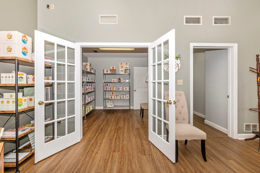 More Photos Of 360 Mill St, Hagerstown Office For Sale