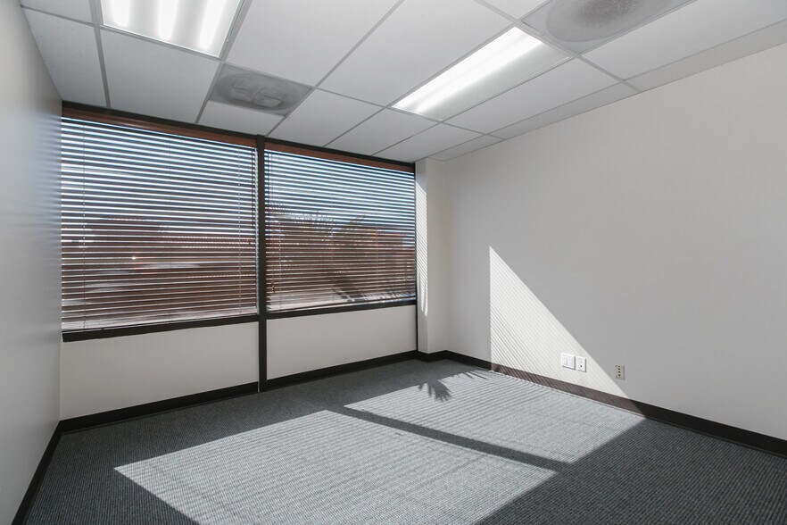 More Photos Of 21049 Devonshire St, Chatsworth Office Residential For Lease