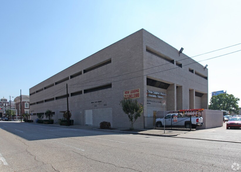 More Photos Of 2101 Crawford St, Houston Medical For Lease
