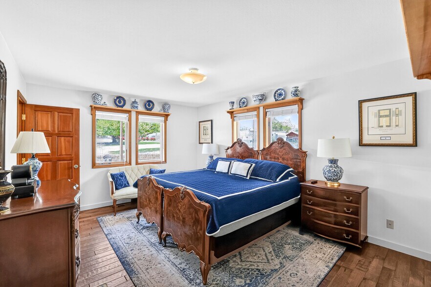 More Photos Of 420-422 Main Street St, Riggins Specialty For Sale