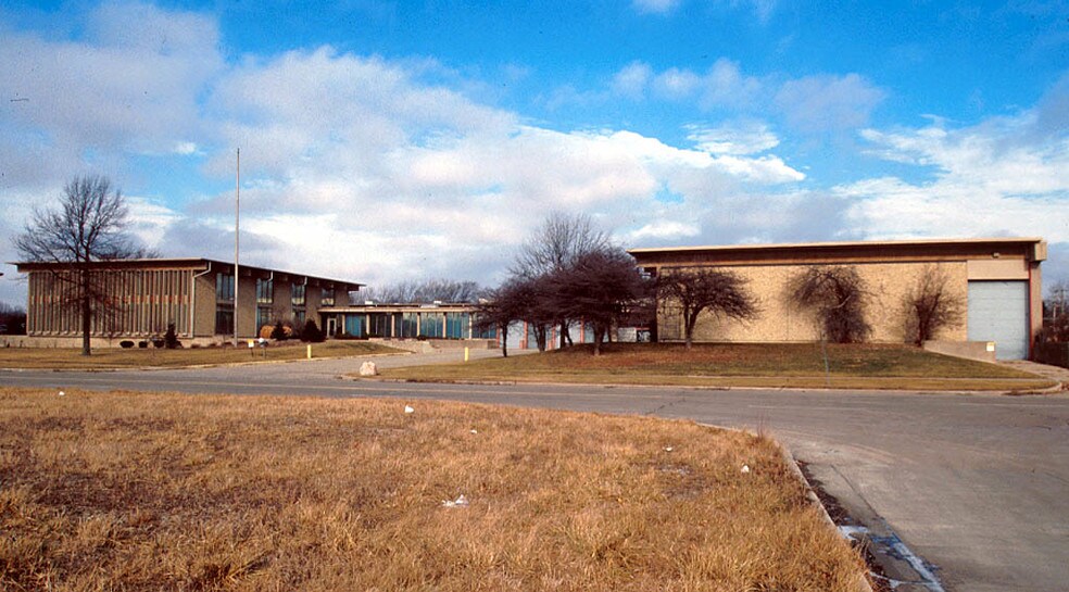 More Photos Of 80-90 North St, Park Forest Manufacturing For Sale