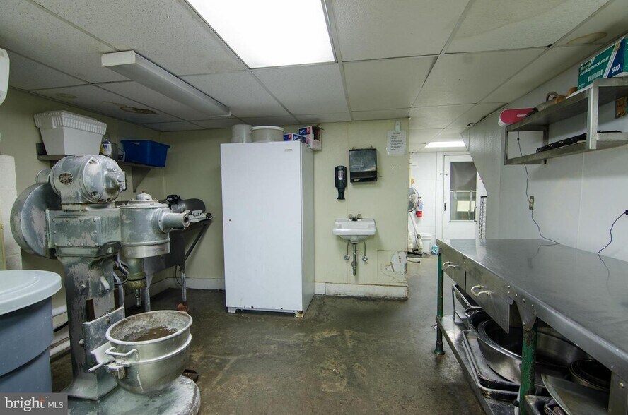 More Photos Of 201 E German St, Shepherdstown Storefront For Sale