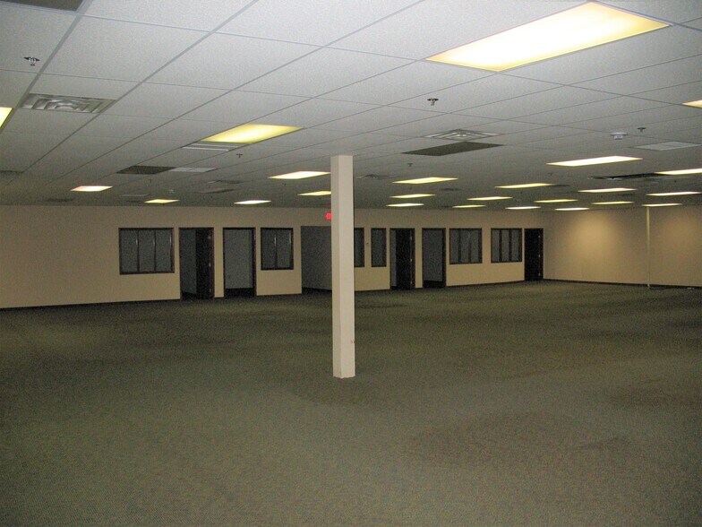 More Photos Of 18 N Main St, Cape Girardeau Storefront Retail Office For Sale