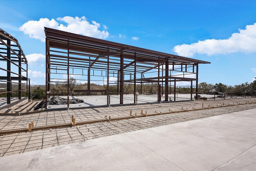 More Photos Of 451 Farrell Rd, Dripping Springs Light Distribution For Sale