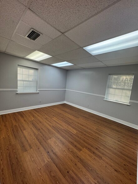 More Photos Of 3938 Sunbeam Rd, Jacksonville Medical For Sale