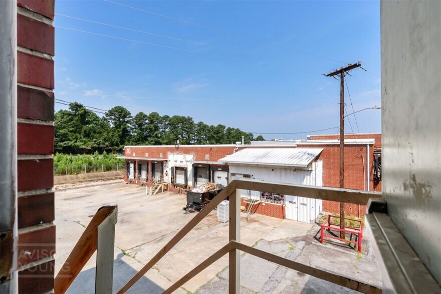 More Photos Of 300 S Main St, Mauldin Warehouse For Sale