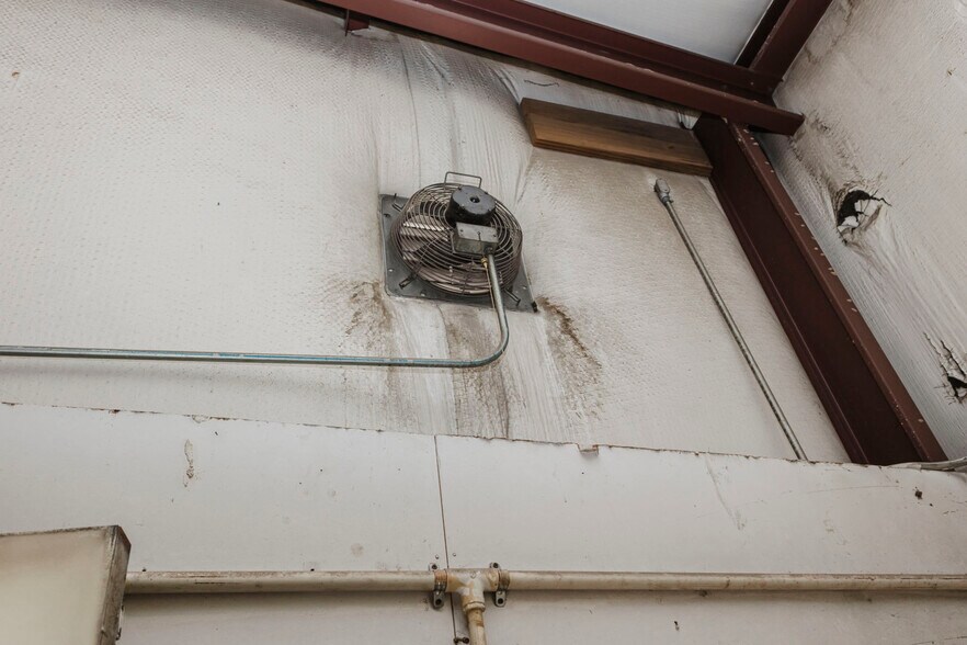 More Photos Of 3315 Central Ave, Winfield Warehouse For Sale