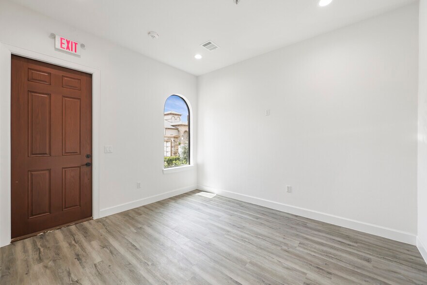 More Photos Of 284 Ed English Dr, Shenandoah Medical For Sale