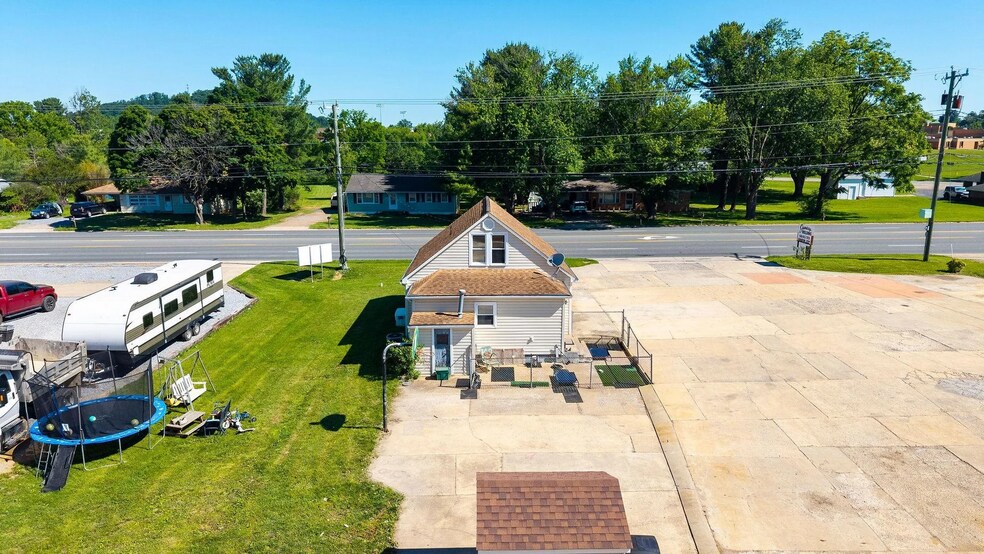 More Photos Of 3231 Stuarts Draft Hwy, Stuarts Draft Warehouse For Sale