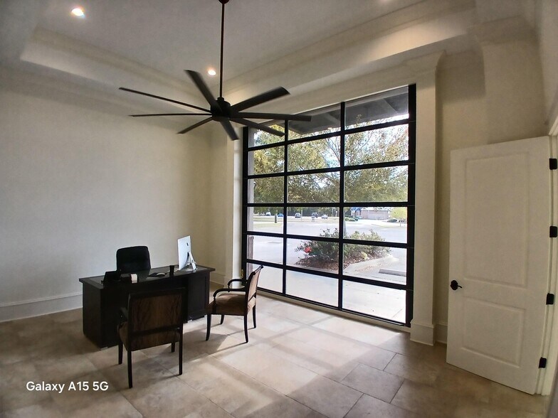 More Photos Of W St, Pensacola Storefront Retail Office For Lease