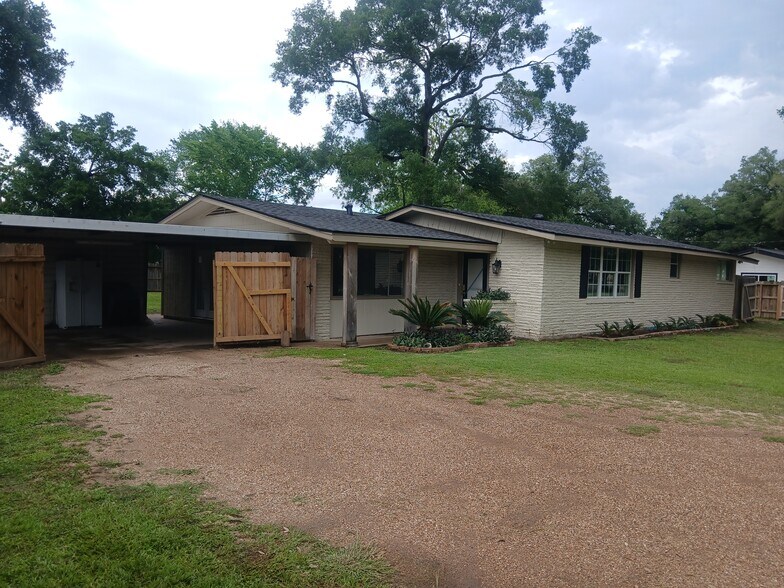 Primary Photo Of 1506 Avenue D, Katy Office For Sale