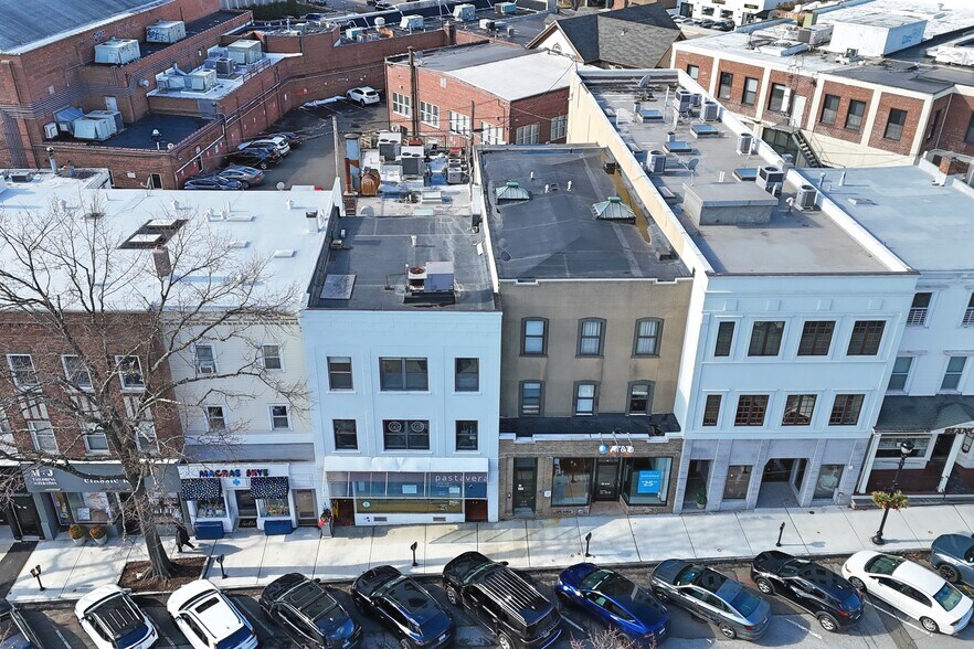 Primary Photo Of , Greenwich General Retail For Sale