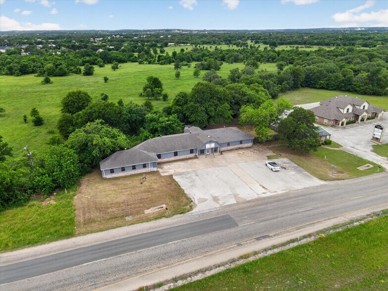 More Photos Of 936 E Highway 199, Springtown Freestanding For Sale