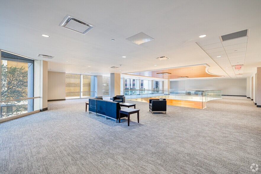 More Photos Of 200 W Forsyth St, Jacksonville Office For Lease