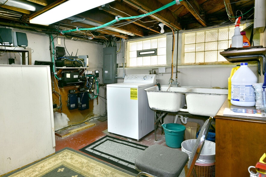 More Photos Of 175 B Laird Ave, Warren Schools For Sale