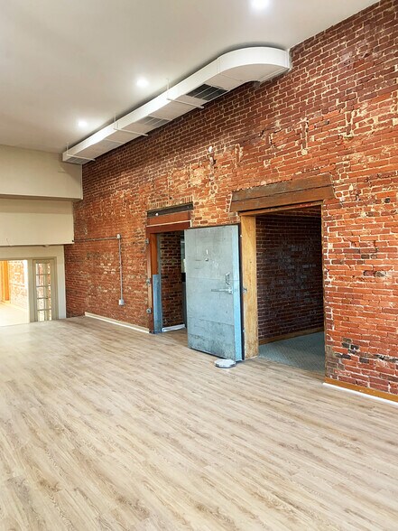 More Photos Of 300 Martin Luther King Blvd, Wilmington Office For Lease