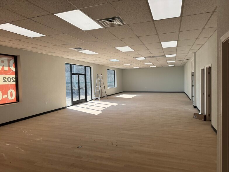 More Photos Of 8539 NE Loop 410, San Antonio Service For Lease