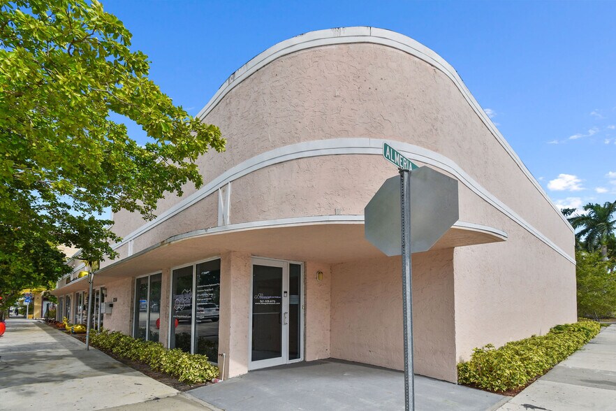 More Photos Of 2730 S Dixie Hwy, West Palm Beach Freestanding For Sale