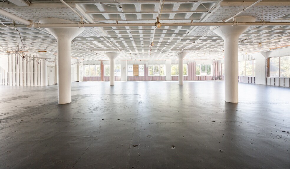 More Photos Of 1048-1050 Commonwealth Ave, Boston Office For Lease