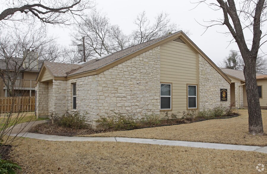 More Photos Of 1205 Sam Bass Rd, Round Rock Office For Lease