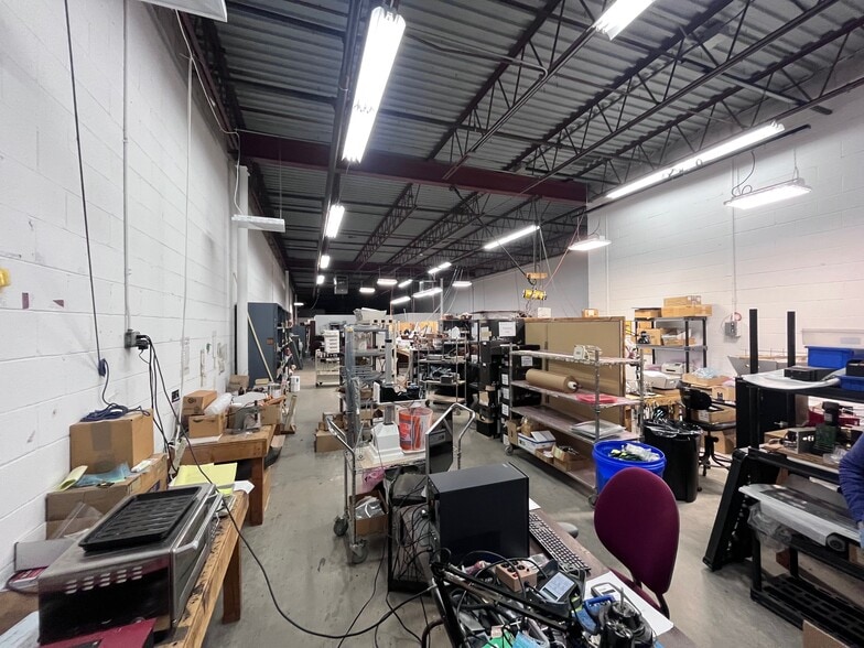 More Photos Of 50 Parker St, Newburyport Manufacturing For Lease