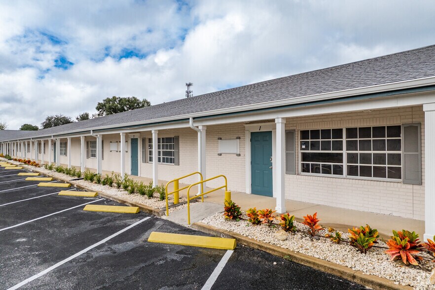 More Photos Of 5622 Marine Pky, New Port Richey Office Residential For Lease