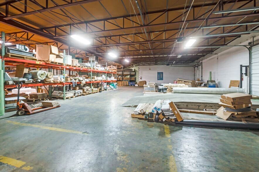 More Photos Of 1321 Regal Row, Dallas Warehouse For Sale