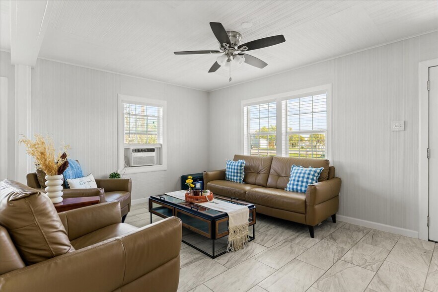 More Photos Of 115 Byers Dr, Port O Connor Trailer Camper Park For Sale