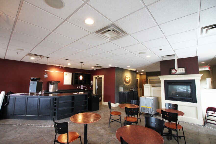 More Photos Of 307 Grafton St, Shrewsbury Office For Lease