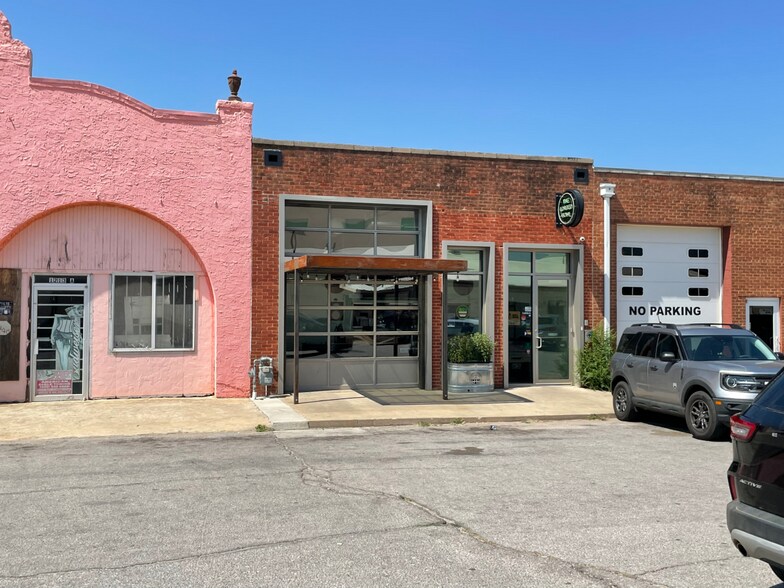 More Photos Of 1211 SW 2nd St, Oklahoma City Restaurant For Lease
