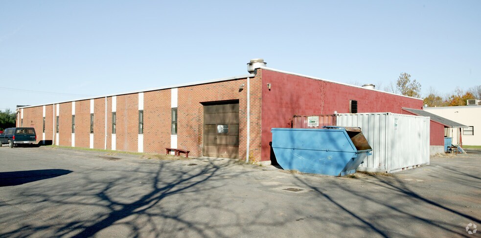 More Photos Of 384 Christian Ln, Berlin Manufacturing For Lease