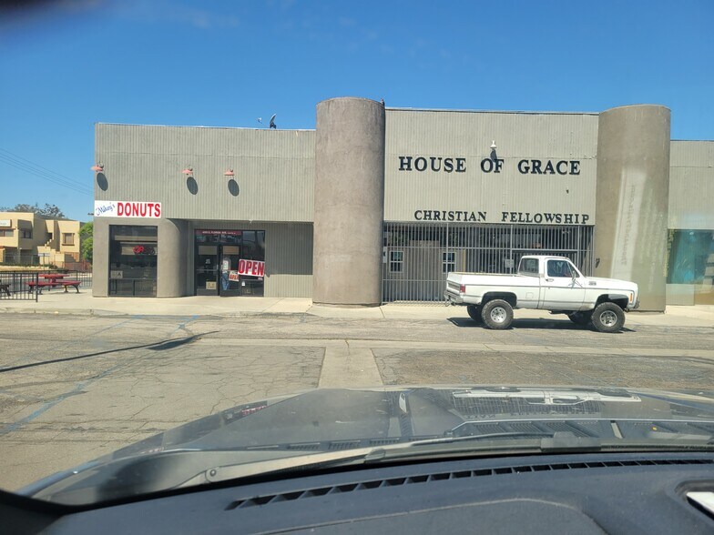 More Photos Of 4000 E Florida Ave, Hemet Freestanding For Lease