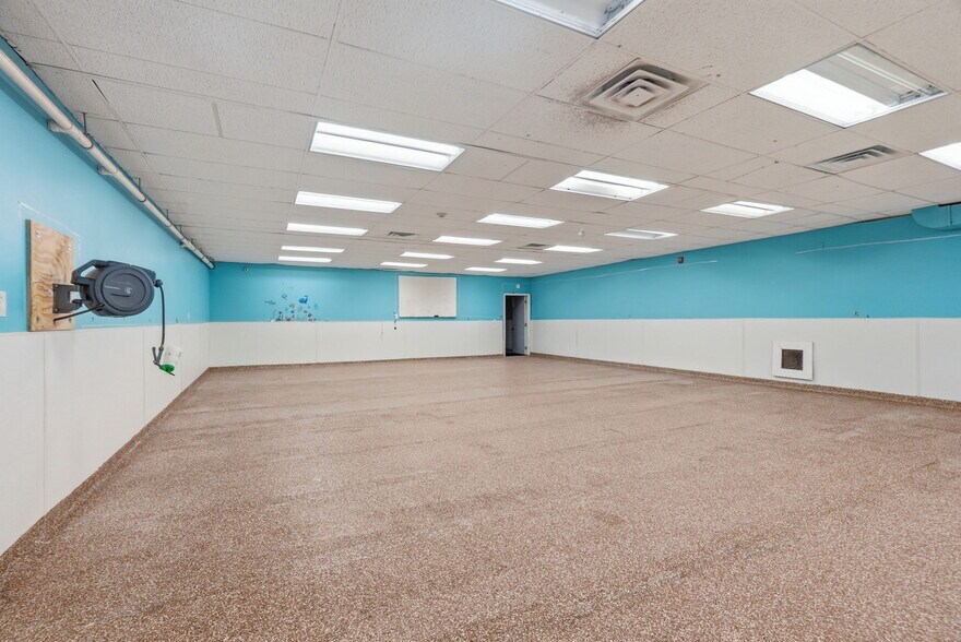 More Photos Of 64 Putnam St, Winthrop Storefront Retail Office For Lease