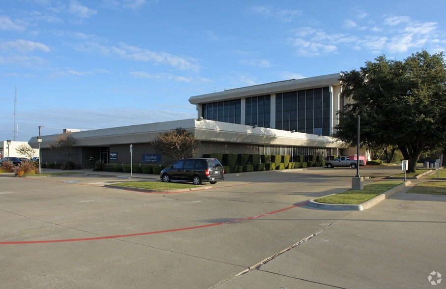 More Photos Of 1425 N Dallas Ave, Lancaster Office For Lease