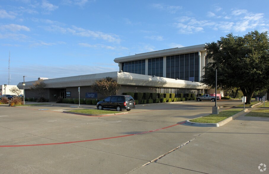 More Photos Of 1425 N Dallas Ave, Lancaster Office For Sale