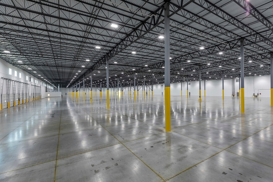 More Photos Of 3100 Alburtis Rd, Macungie Warehouse For Lease