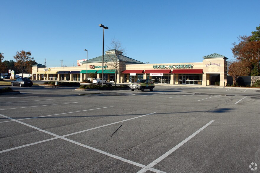 More Photos Of 4401 Oleander Dr, Wilmington Unknown For Lease