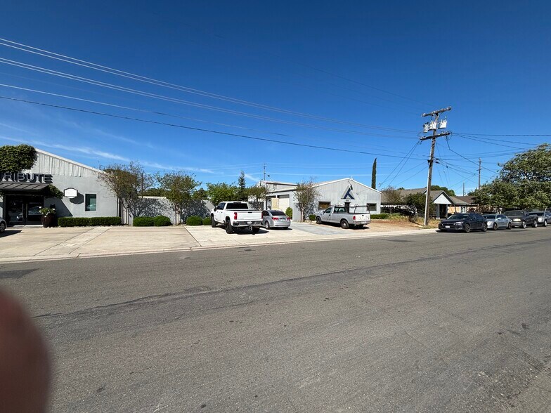 More Photos Of 331 Pine St, Ripon Warehouse For Lease