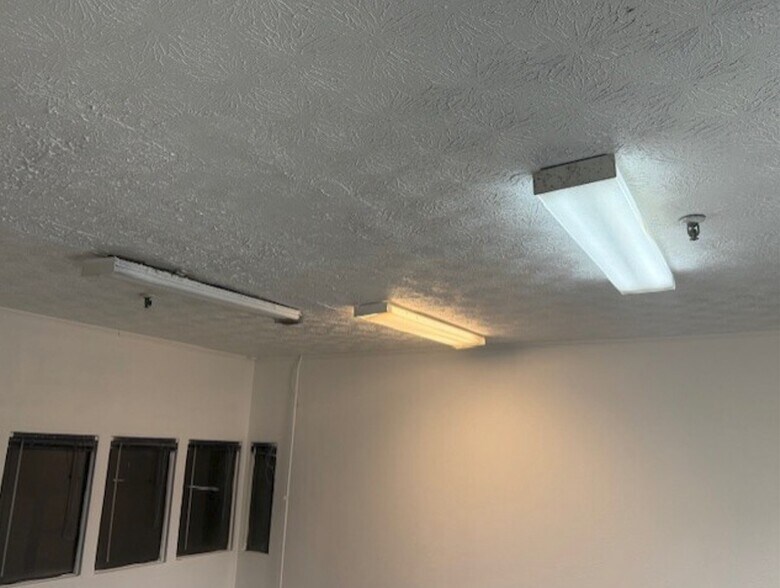 More Photos Of 479 Zoo Pky, Jacksonville Warehouse For Lease