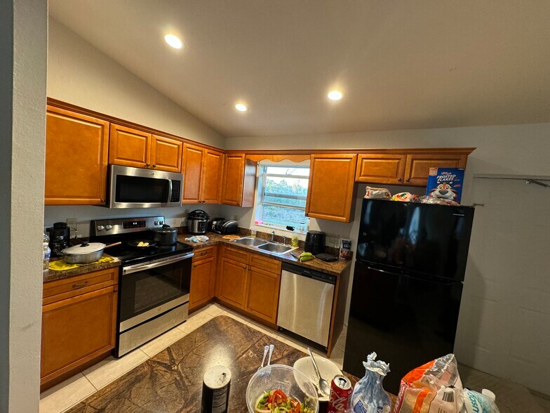 More Photos Of 1154 Macarthur St, Lake Placid Specialty For Sale