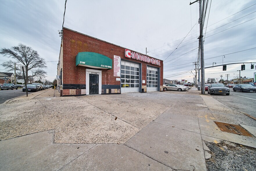 More Photos Of 2100 Jericho Tpke, Garden City Park Warehouse For Lease