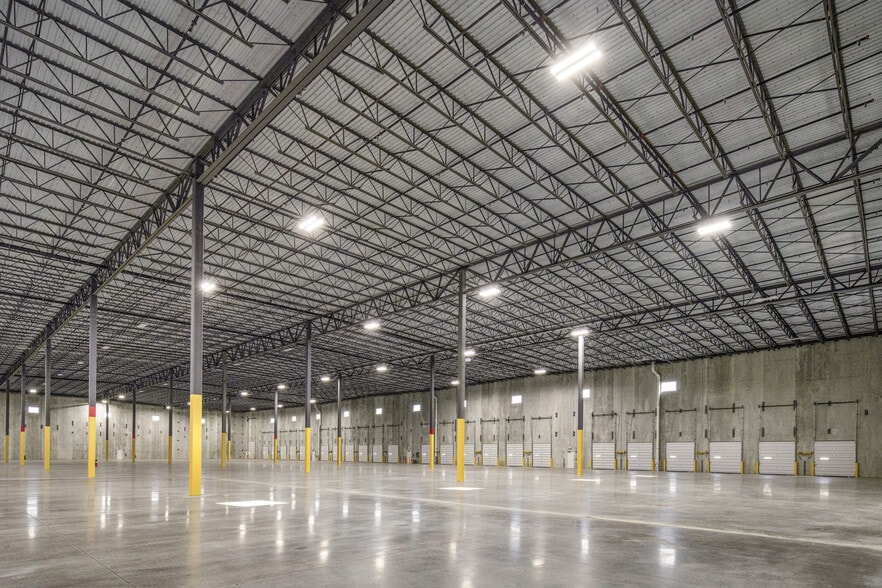 More Photos Of 1290 Wall St W, Lyndhurst Distribution For Lease