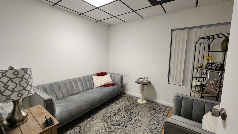 More Photos Of 7800 W Oakland Park Blvd, Sunrise Medical For Lease