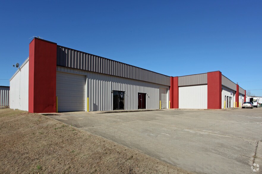 More Photos Of 898 Plantation Way, Montgomery Flex For Lease