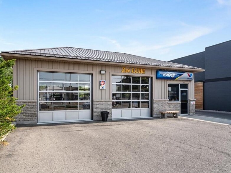 Primary Photo Of 158 Hwy 20 W, Fonthill Auto Repair For Sale