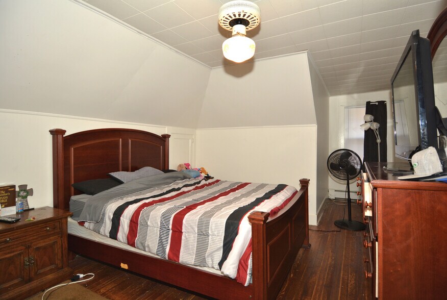 More Photos Of 58 Main St, Glen Gardner General Retail For Sale