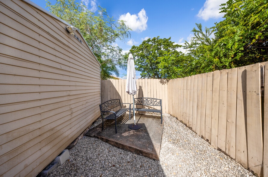 More Photos Of 223 SW 5th Ct, Deerfield Beach Multifamily For Sale