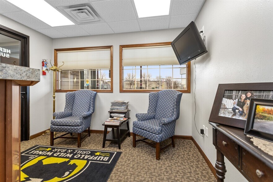 More Photos Of 2000 Burdick Expy E, Minot Office For Sale