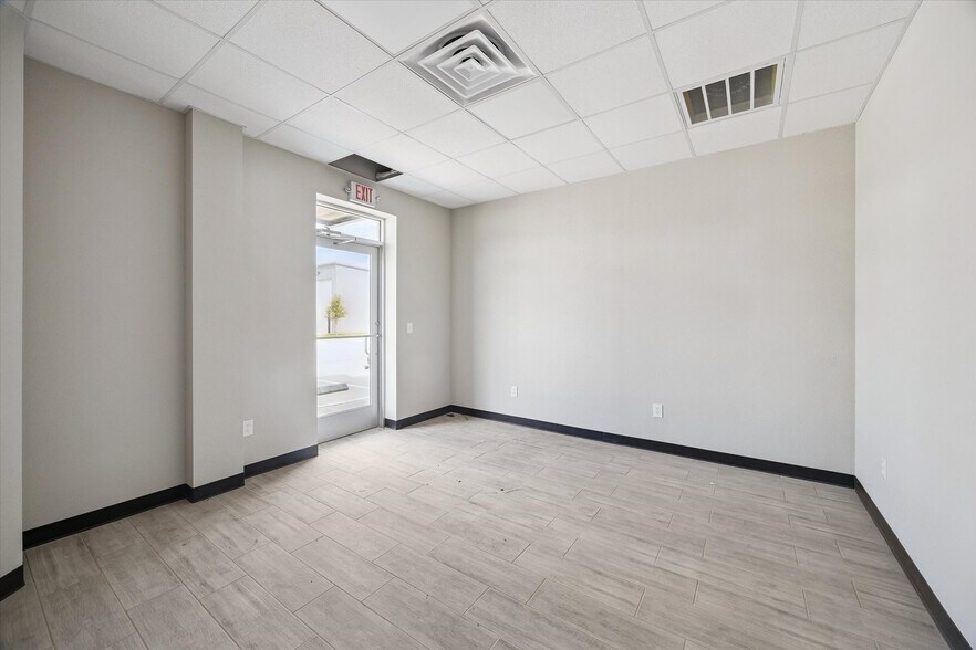 More Photos Of 19103 Hufsmith Kohrville Rd, Tomball Unknown For Lease